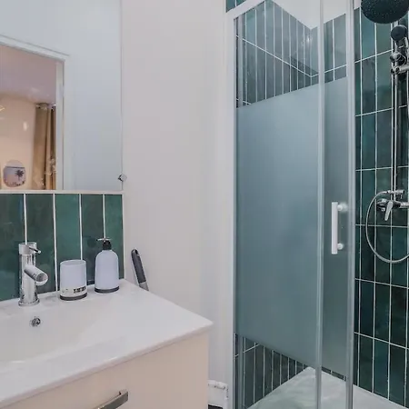 Bright & Modern Pied-a-terre - High-speed Wi-fi Apartment Amiens