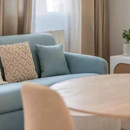 Bright & Modern Pied-a-terre - High-speed Wi-fi Apartment *